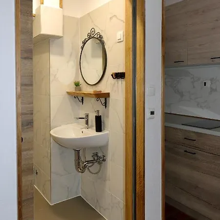 Podroom Apartman